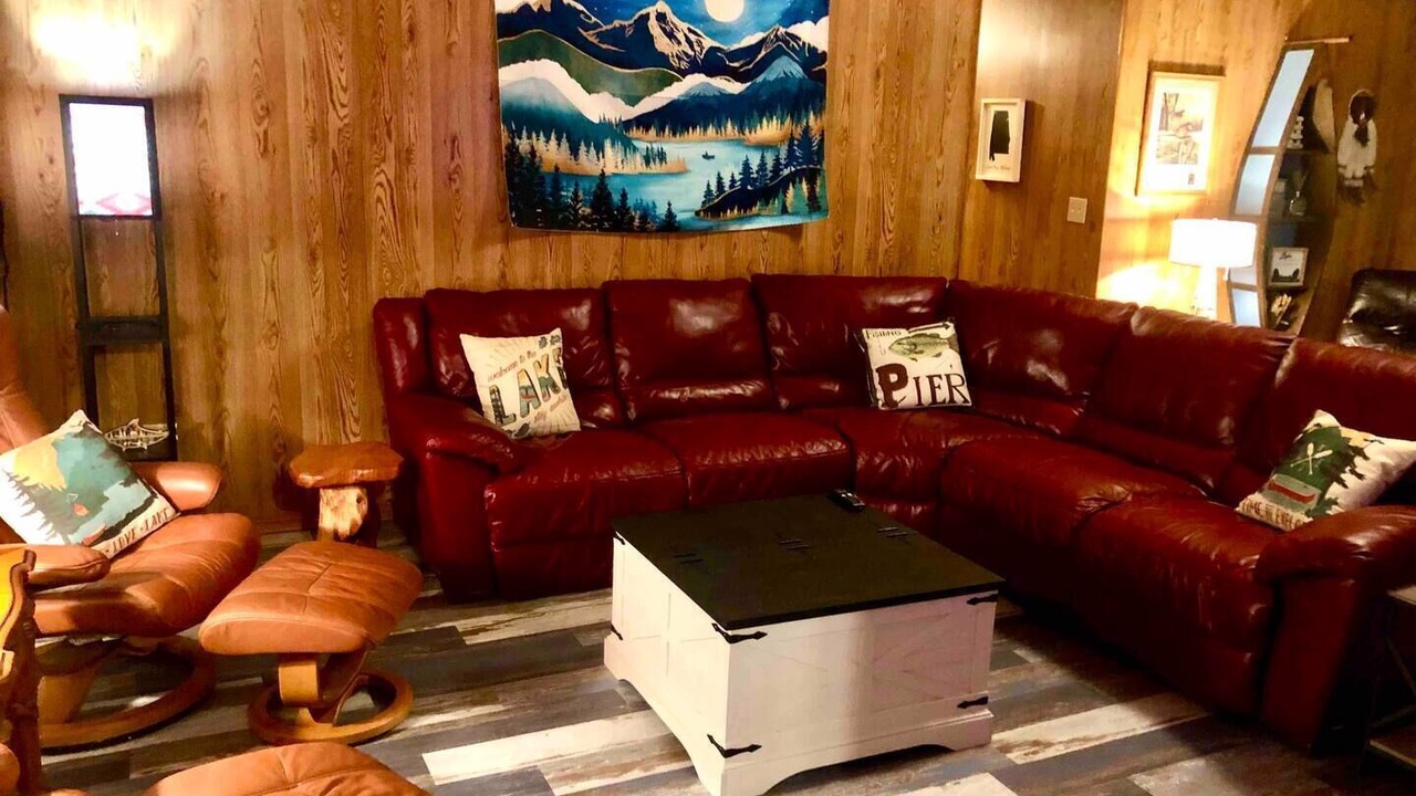 Photo of Livingroom in Guntersville
