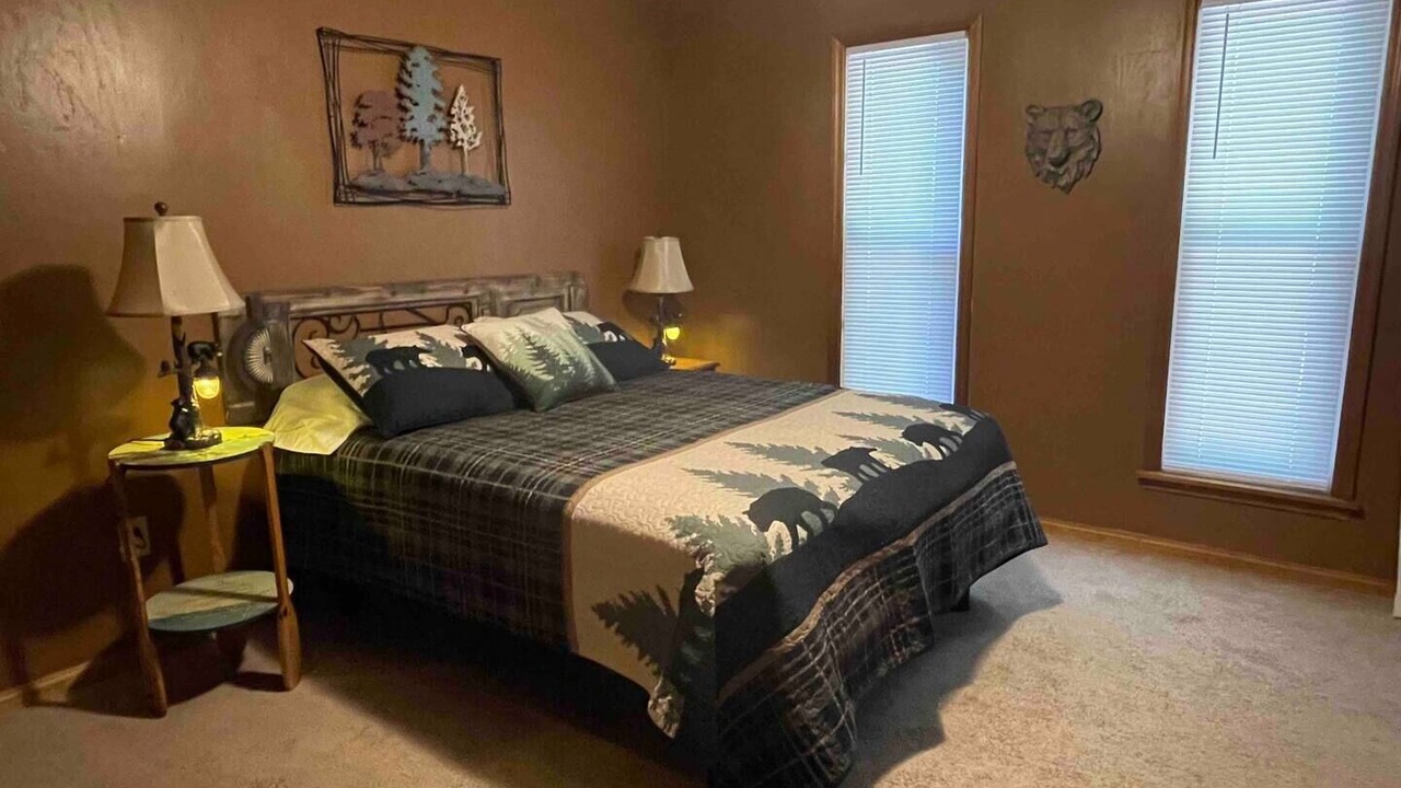 Photo of Bedroom in Guntersville