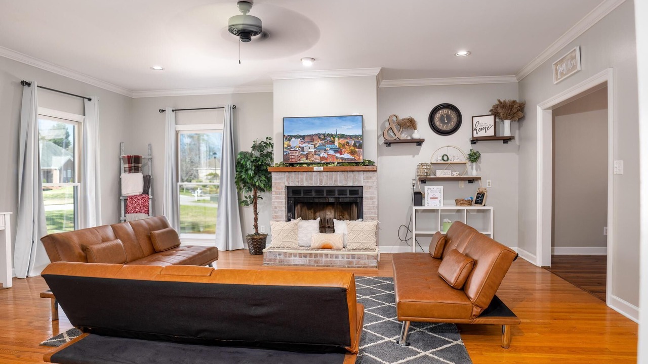Photo of Livingroom in Macon