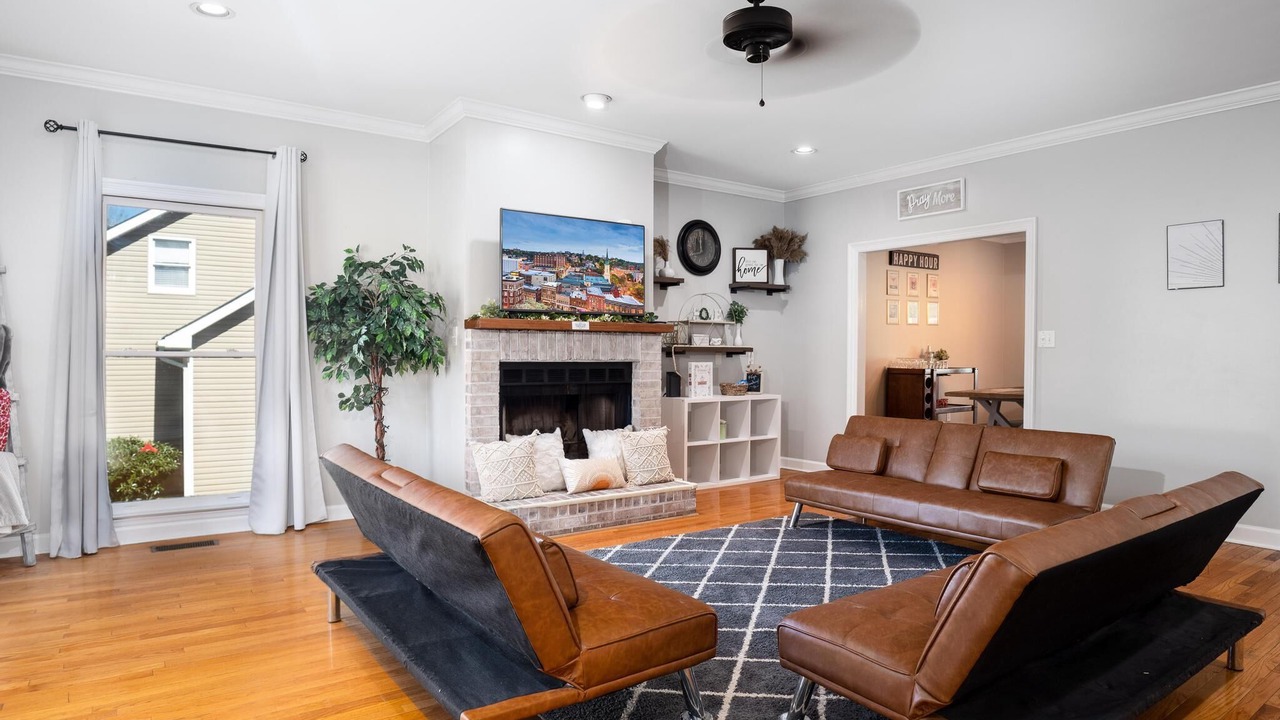 Photo of Livingroom in Macon