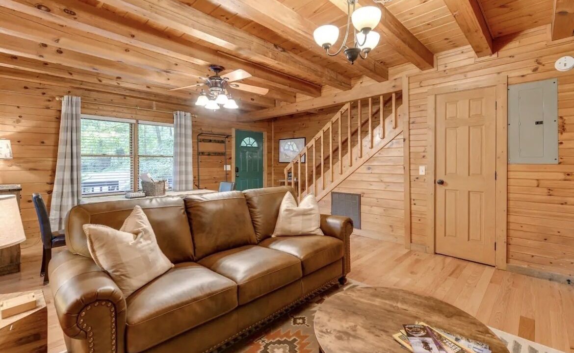 Photo of Livingroom in Waynesville