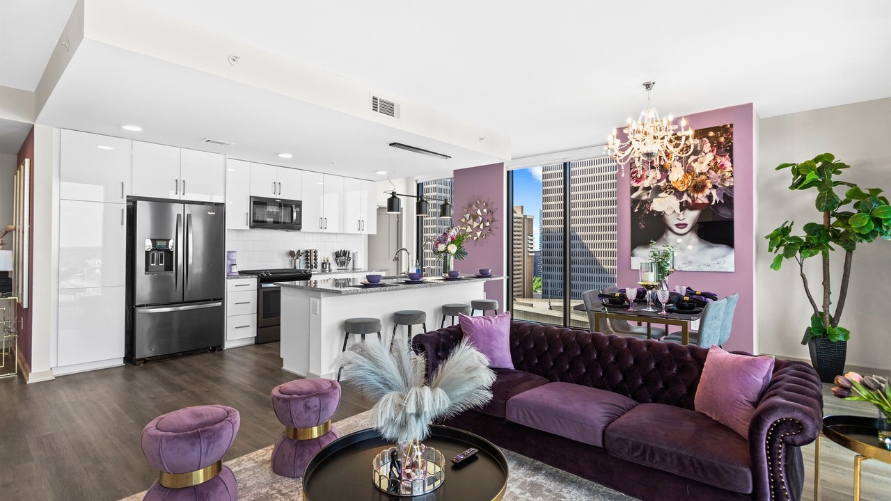 Photo of Livingroom in Peachtree Center
