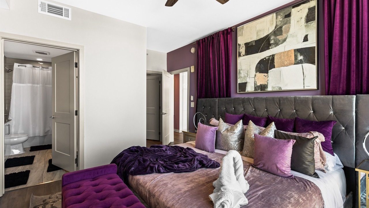 Photo of Bedroom in Peachtree Center