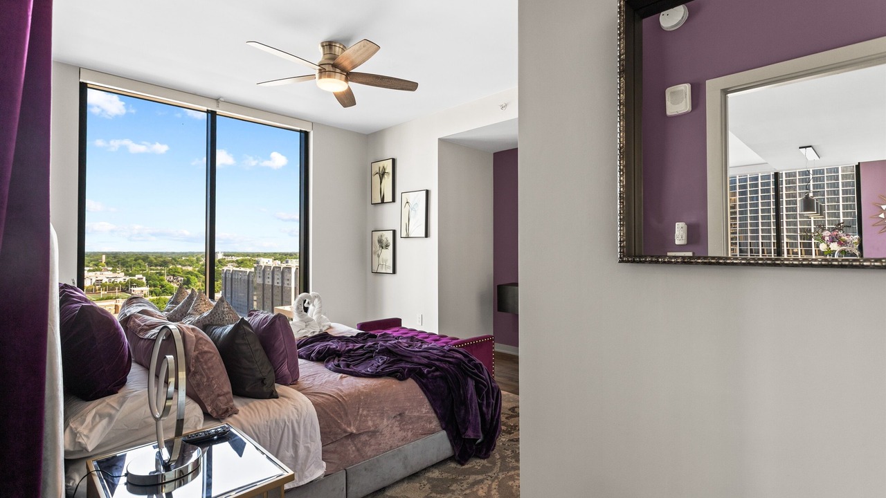 Photo of Bedroom in Peachtree Center