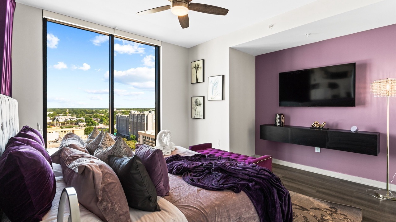 Photo of Bedroom in Peachtree Center