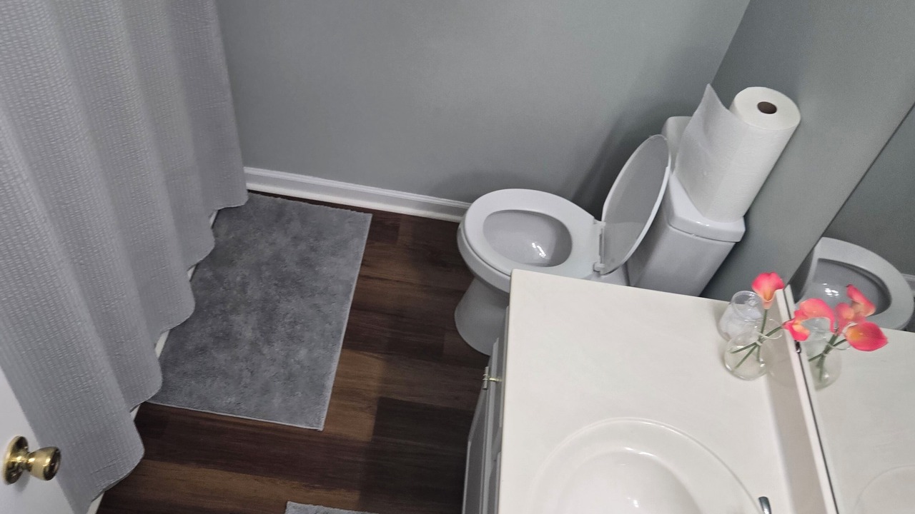 Photo of Bathroom in Davis Lake - Eastfield