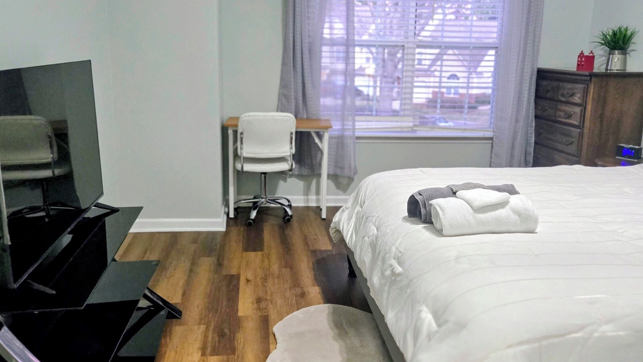 Photo of Bedroom in Davis Lake - Eastfield