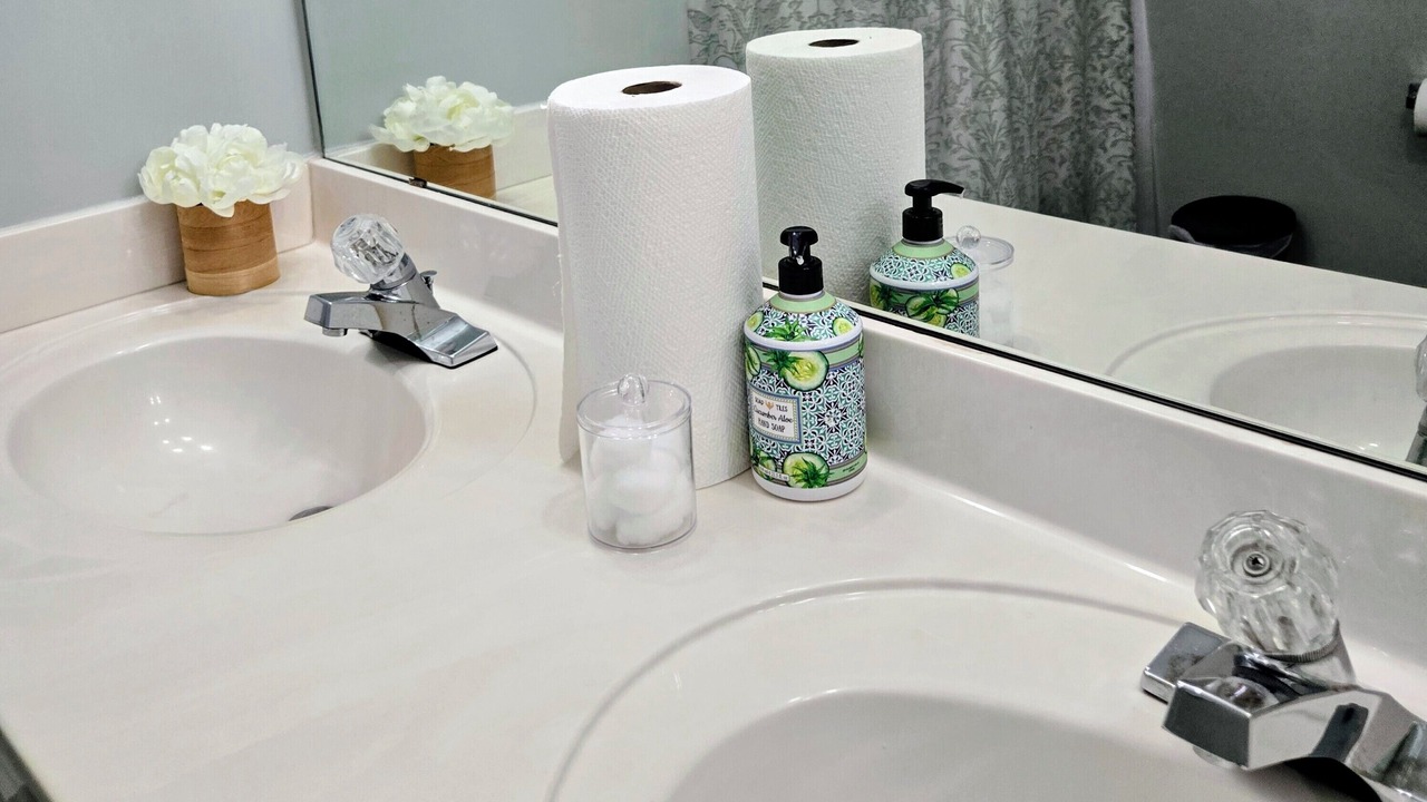 Photo of Bathroom in Davis Lake - Eastfield