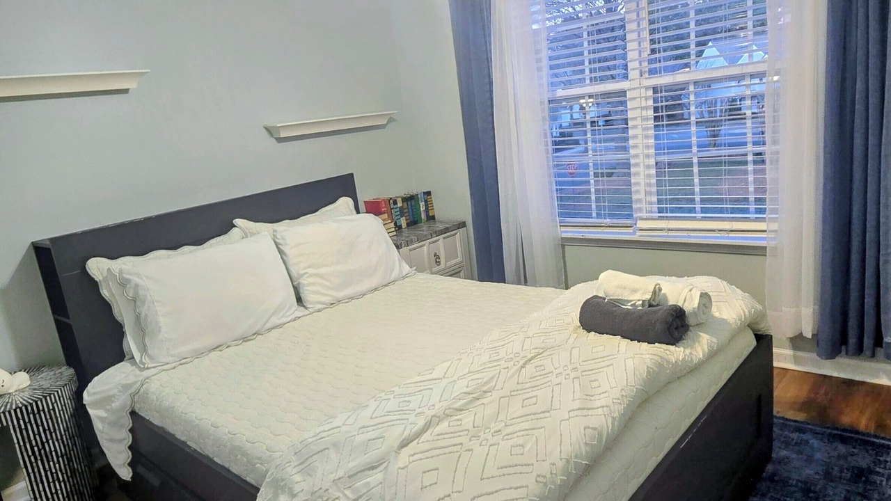 Photo of Bedroom in Davis Lake - Eastfield