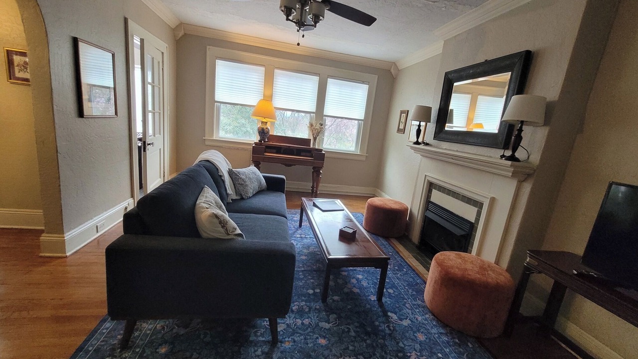 Photo of Livingroom in Grove Park- Sunset