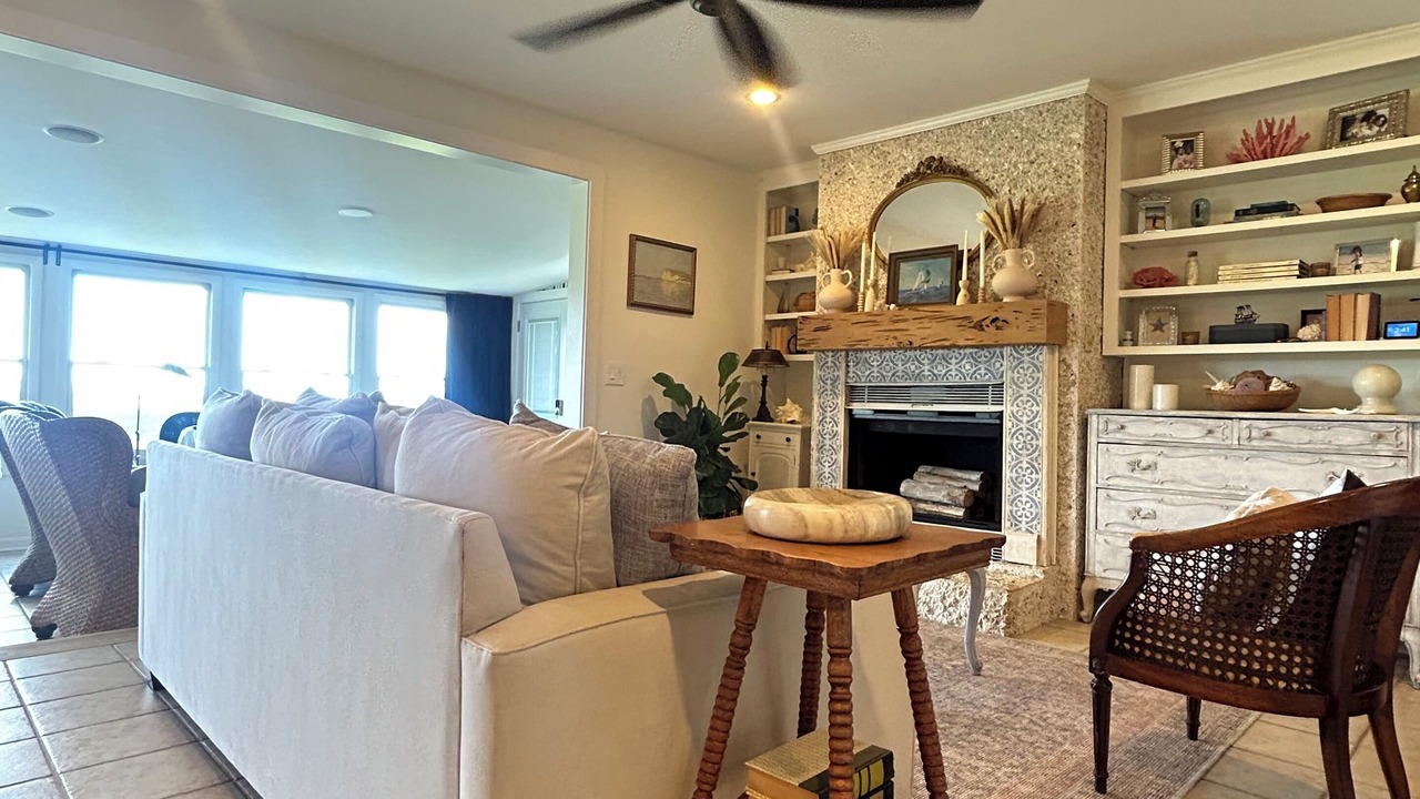 Photo of Livingroom in Country Club Estates