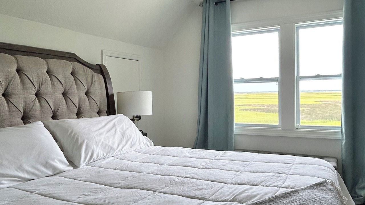 Photo of Bedroom in Country Club Estates