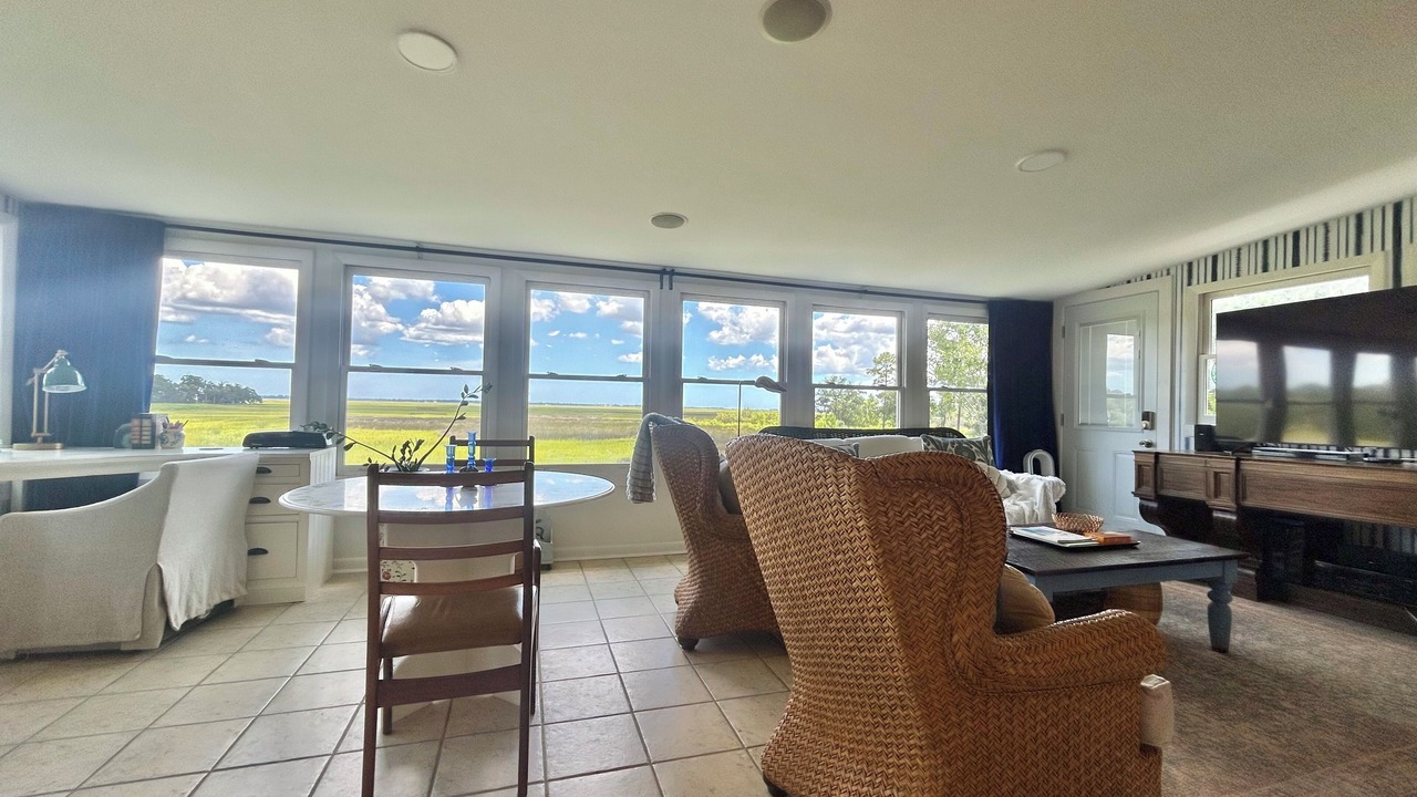 Photo of Livingroom in Country Club Estates
