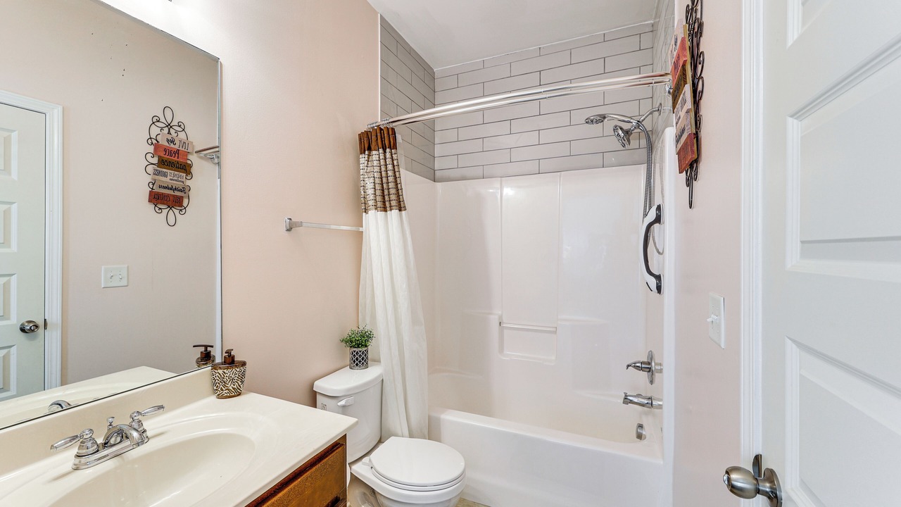 Photo of Bathroom in Graniteville