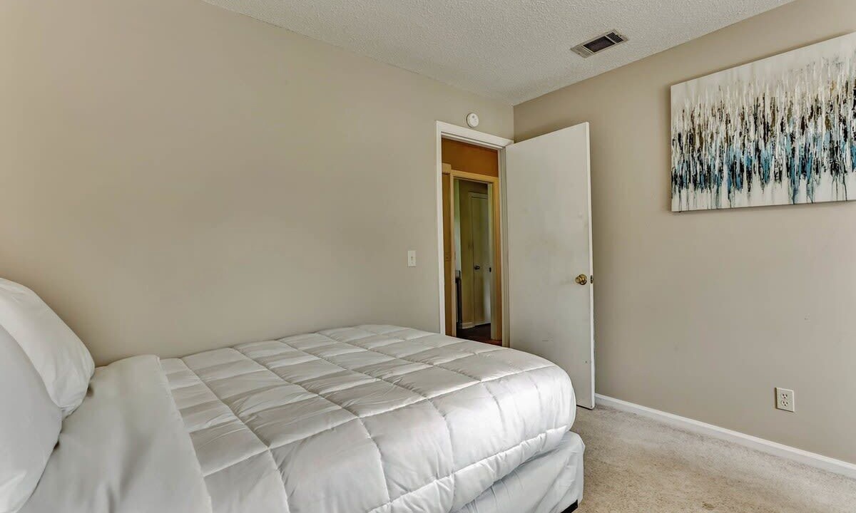 Photo of Bedroom in Savannah