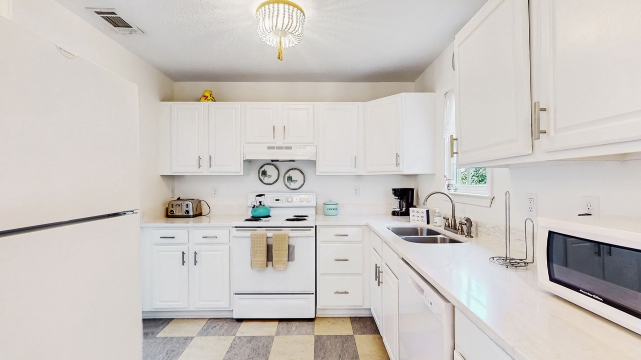 Photo of Kitchen in Beach Institute