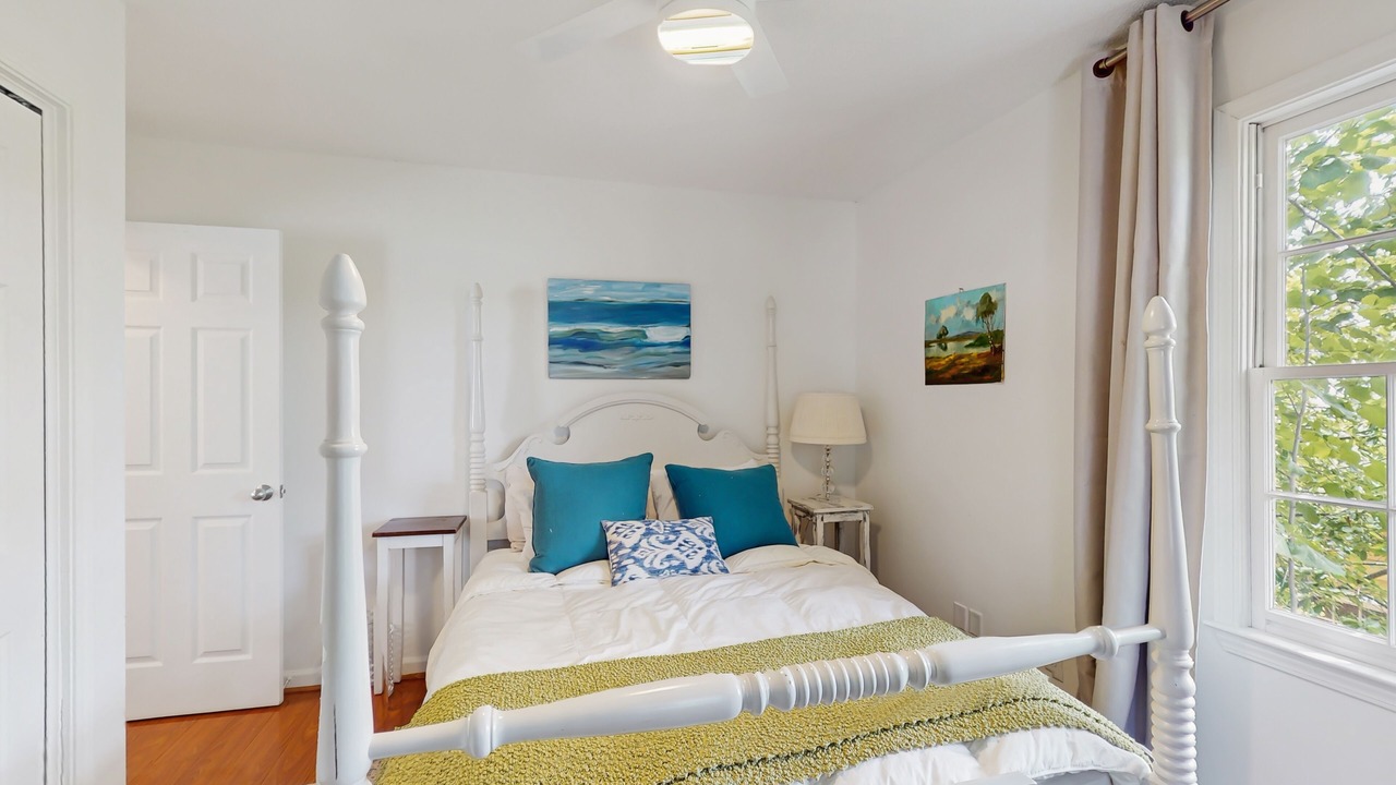 Photo of Bedroom in Beach Institute