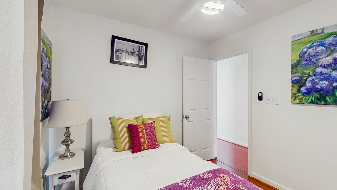 Photo of Bedroom in Beach Institute
