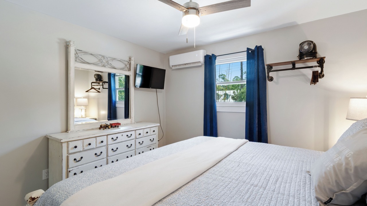 Photo of Bedroom in Gulf Shores