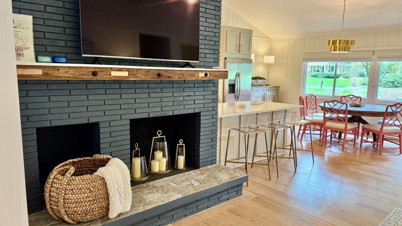 Photo of Livingroom in LaGrange
