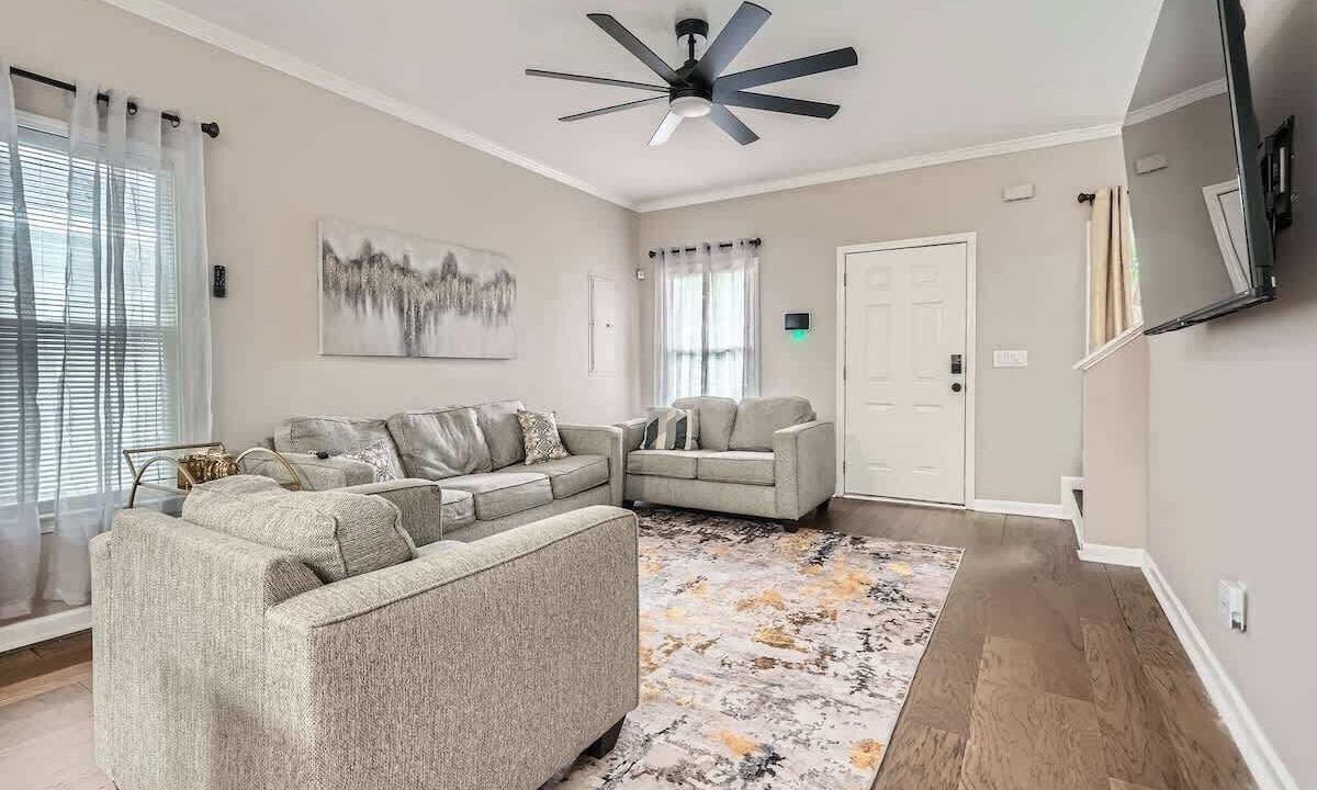 Photo of Livingroom in Pittsburgh