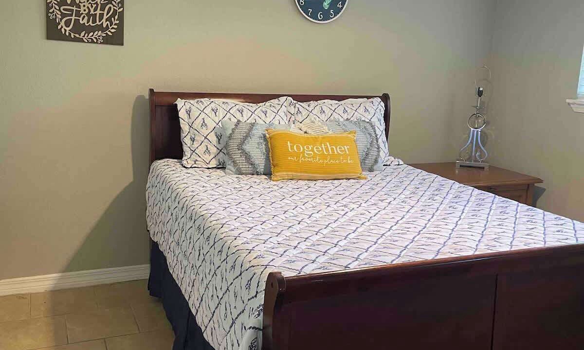 Photo of Bedroom in Pascagoula