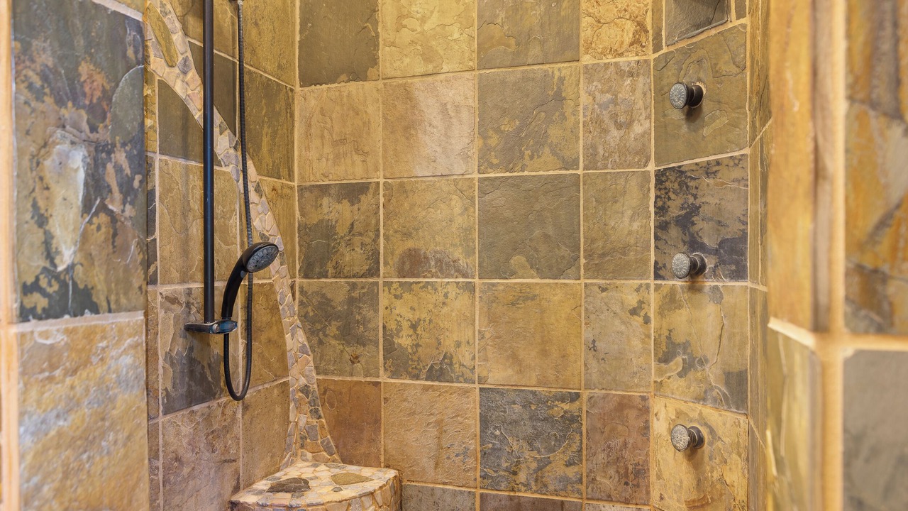 Photo of Bathroom in River Ridge