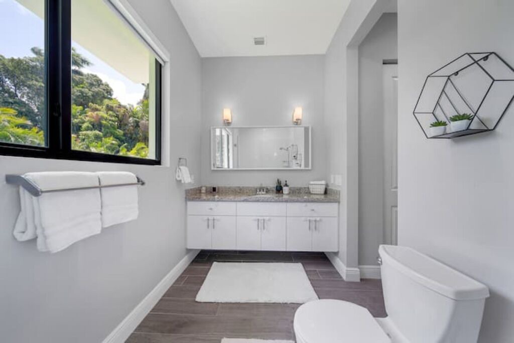 Photo of Bathroom in Golden Glades