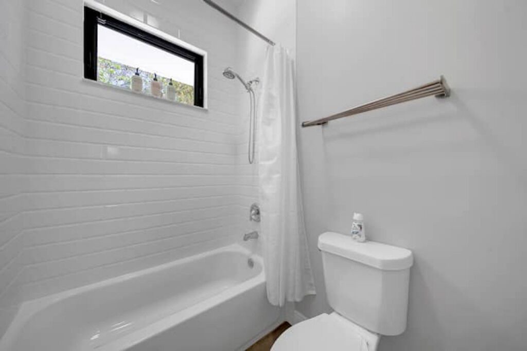 Photo of Bathroom in Golden Glades