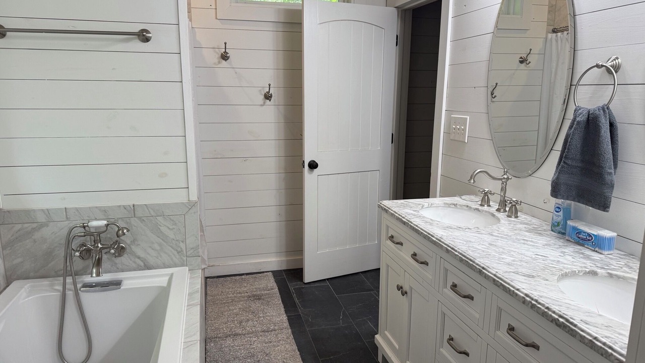 Photo of Bathroom in Dadeville