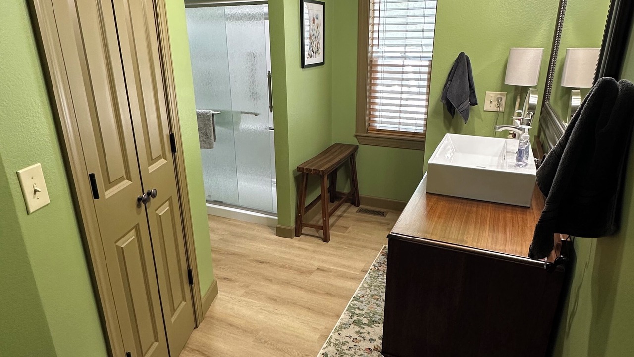 Photo of Bathroom in Unaka