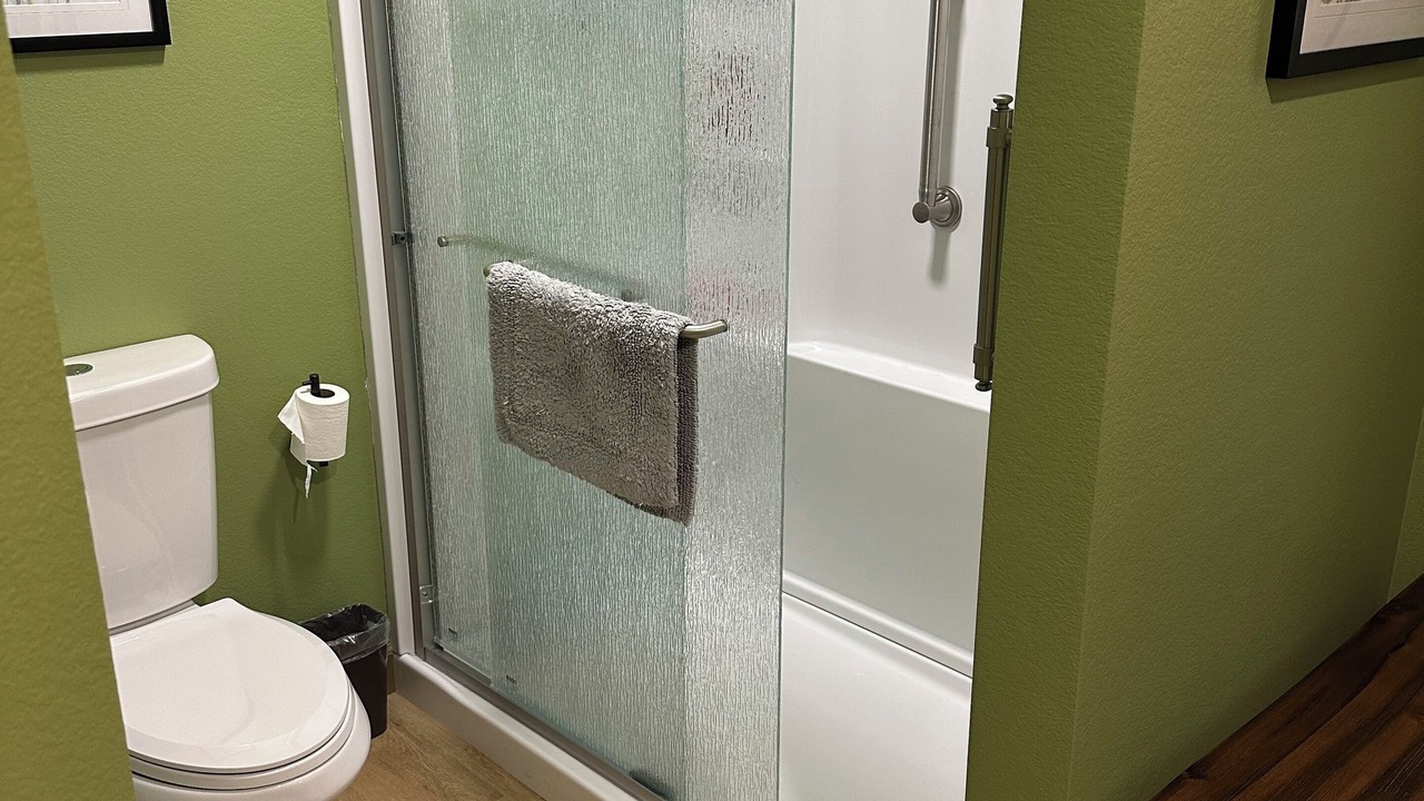 Photo of Bathroom in Unaka