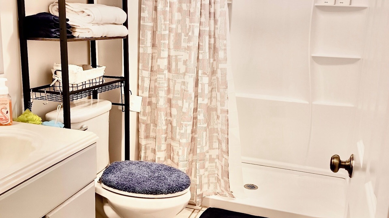 Photo of Bathroom in Esom Hill