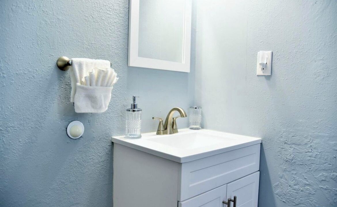 Photo of Bathroom in Guntersville