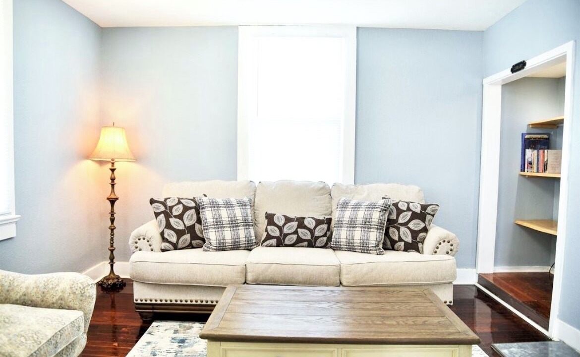 Photo of Livingroom in Guntersville
