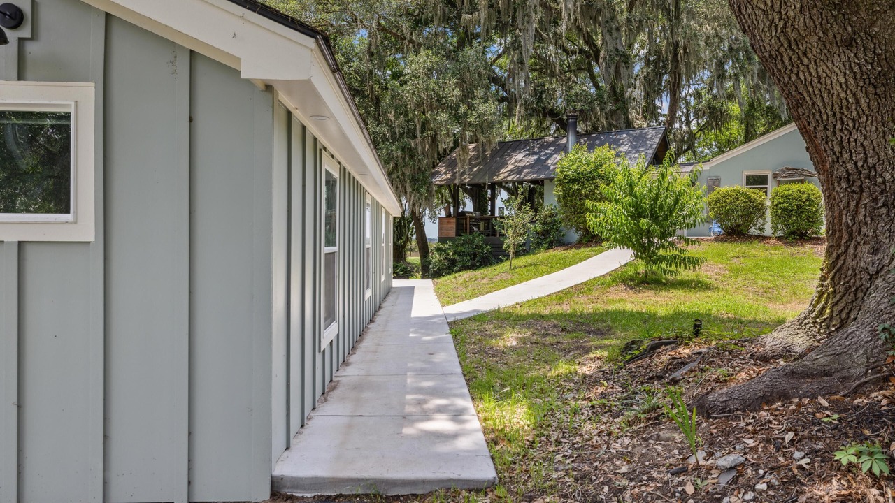 Photo of Outdoor in Riverland Terrace