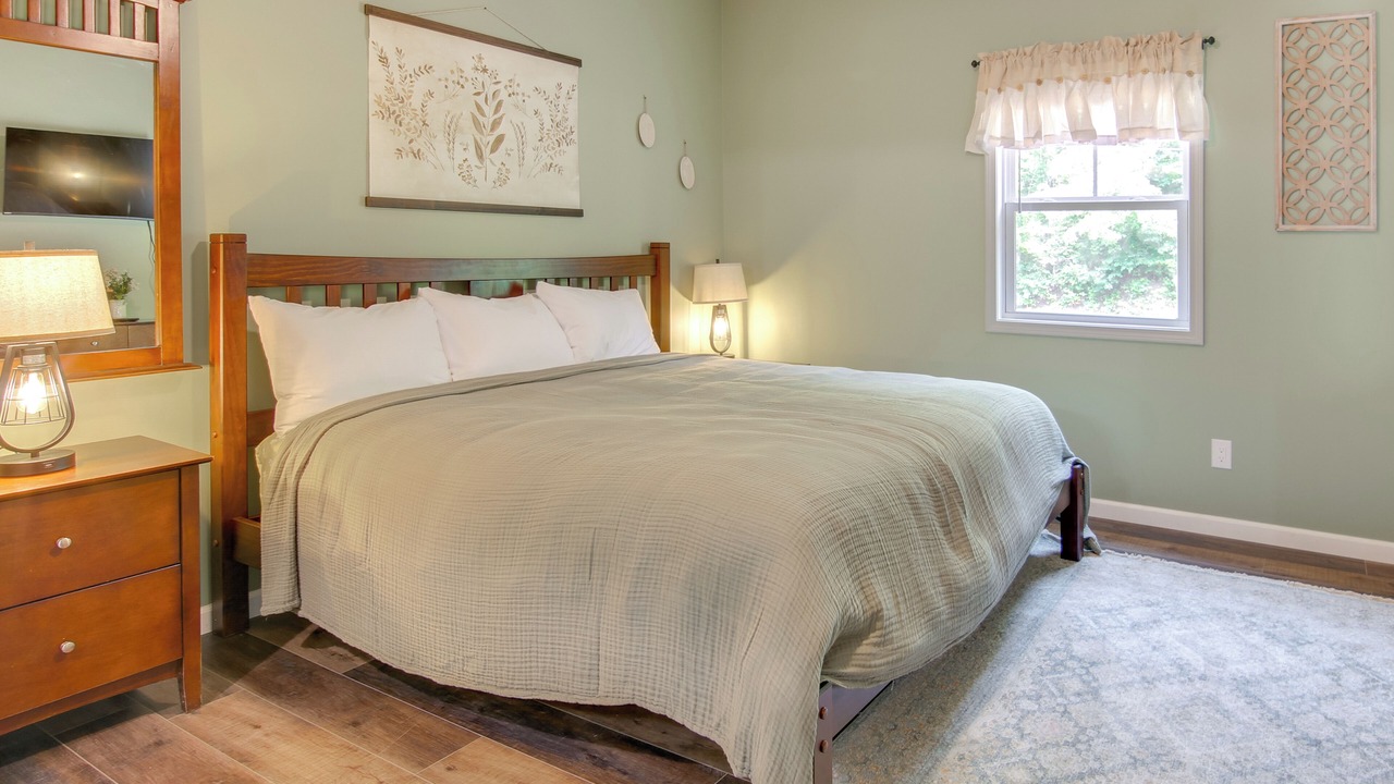 Photo of Bedroom in Newport