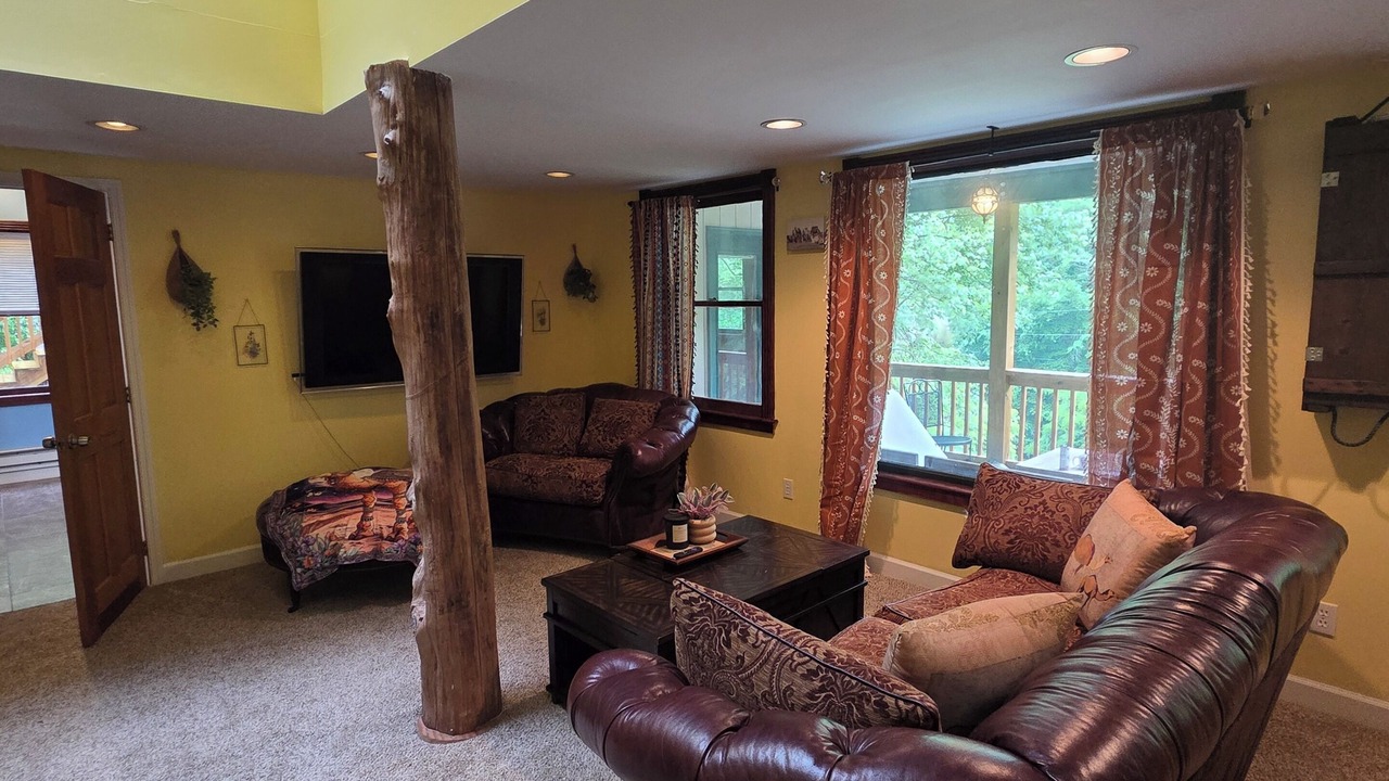 Photo of Livingroom in Marshall