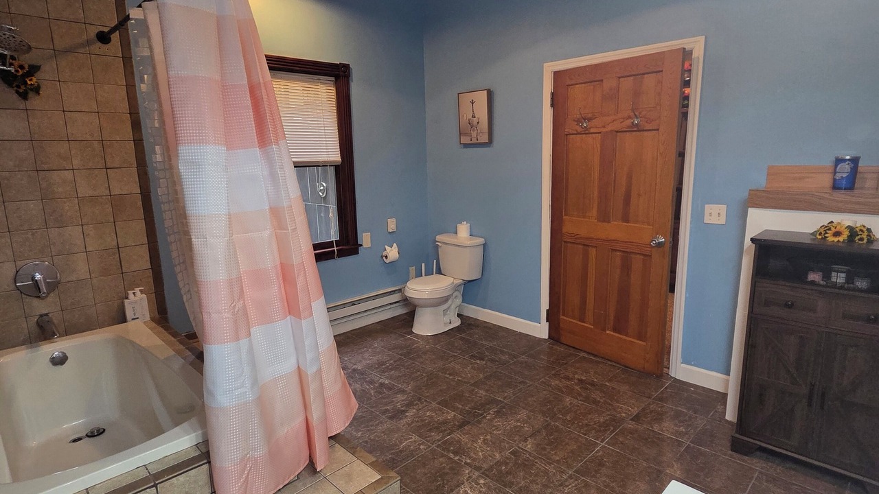 Photo of Bathroom in Marshall