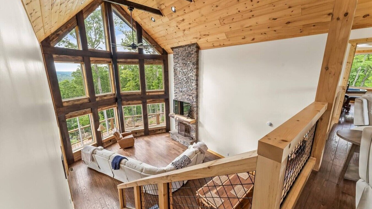 Photo of Livingroom in Morganton