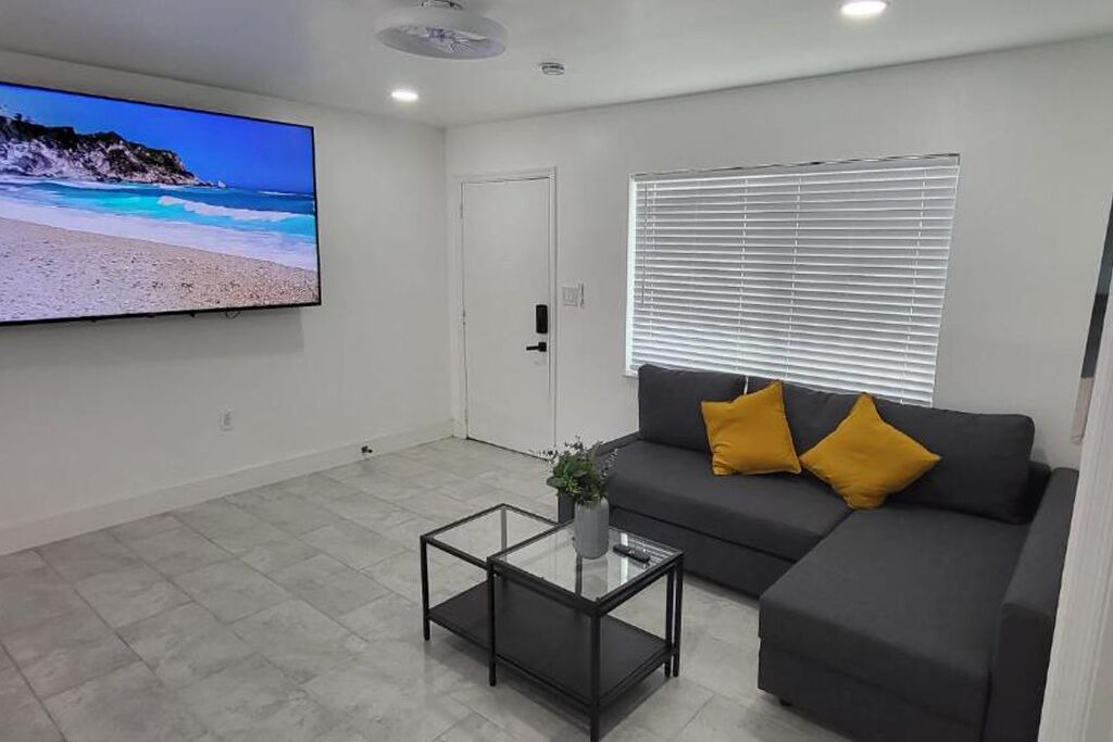 Photo of Livingroom in Hudson Beach Estates