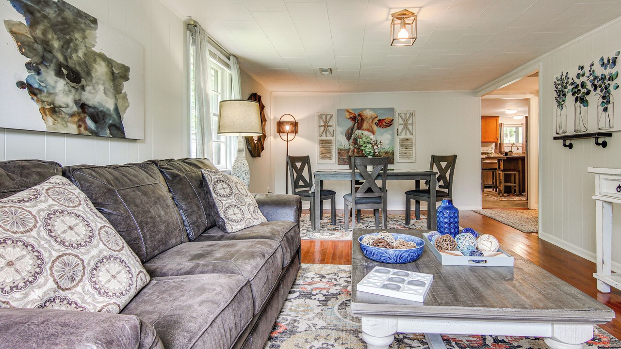 Photo of Livingroom in Canton