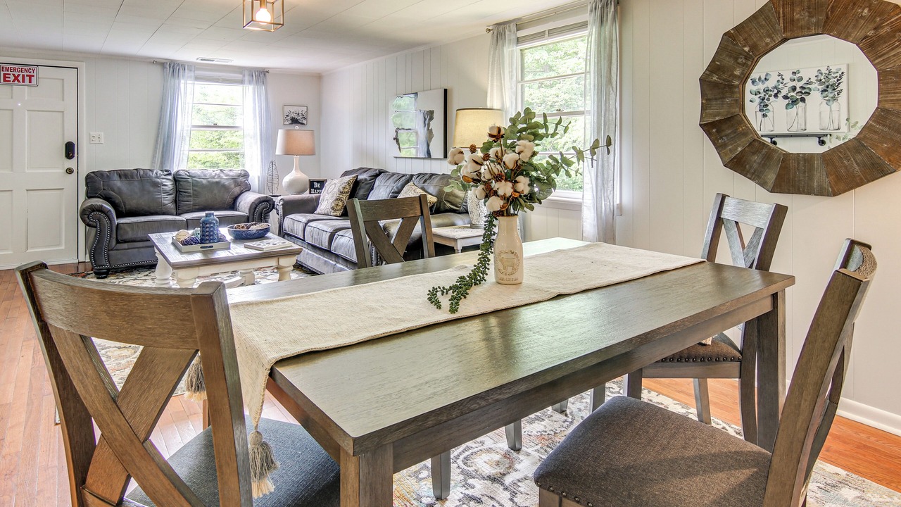 Photo of Livingroom in Canton