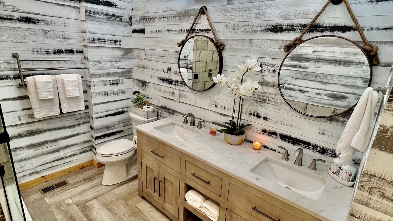 Photo of Bathroom in Kodak