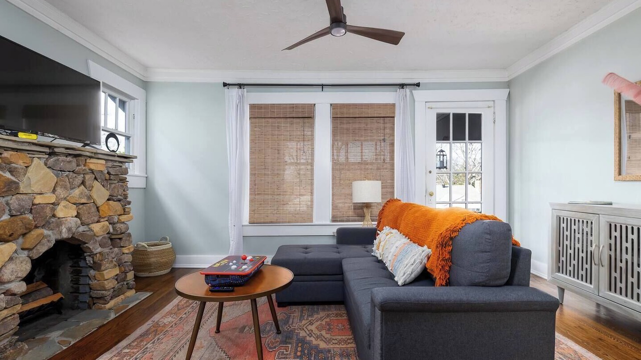 Photo of Bedroom in Crestline Heights