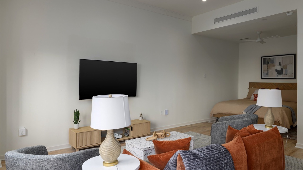 Photo of Bedroom in Central City