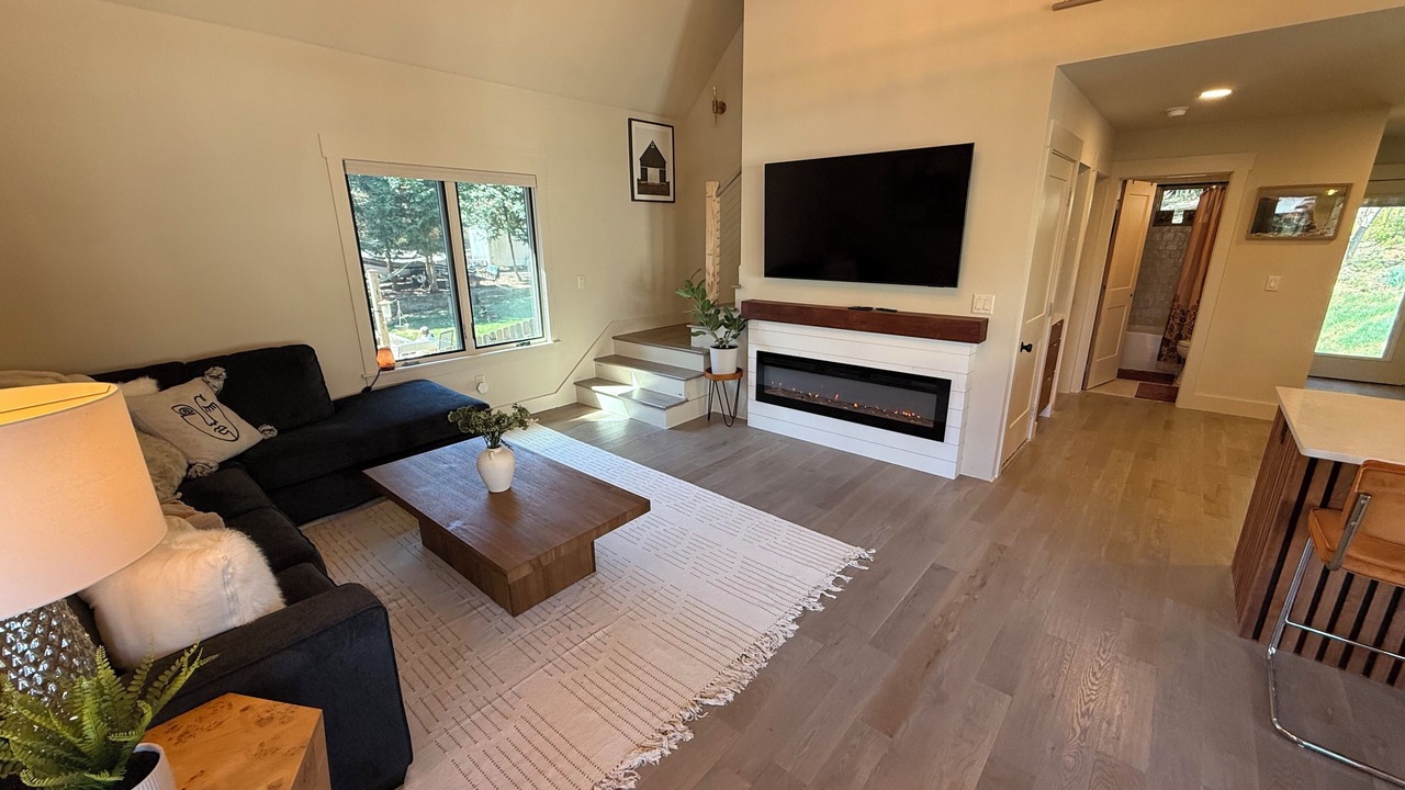 Photo of Livingroom in Burton Street