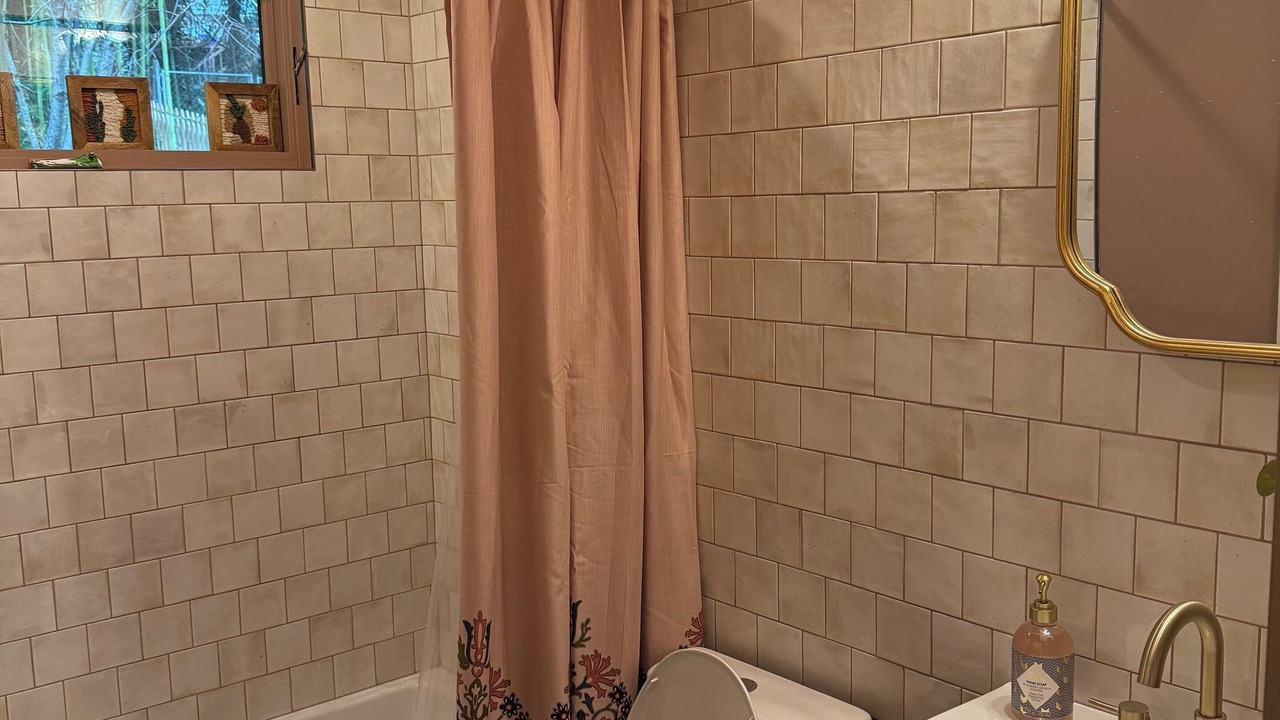 Photo of Bathroom in Burton Street