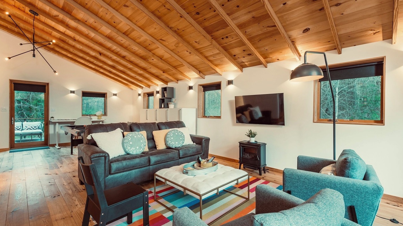 Photo of Livingroom in Weaverville