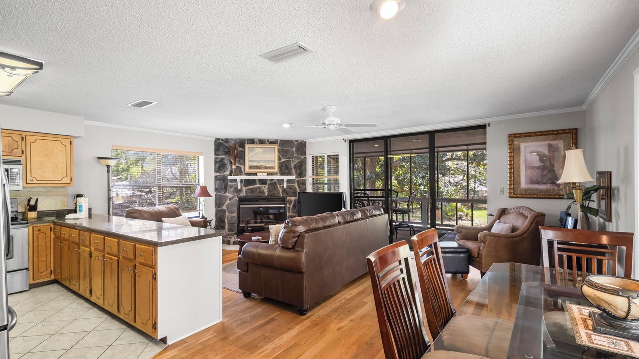 Photo of Livingroom in Ono Island